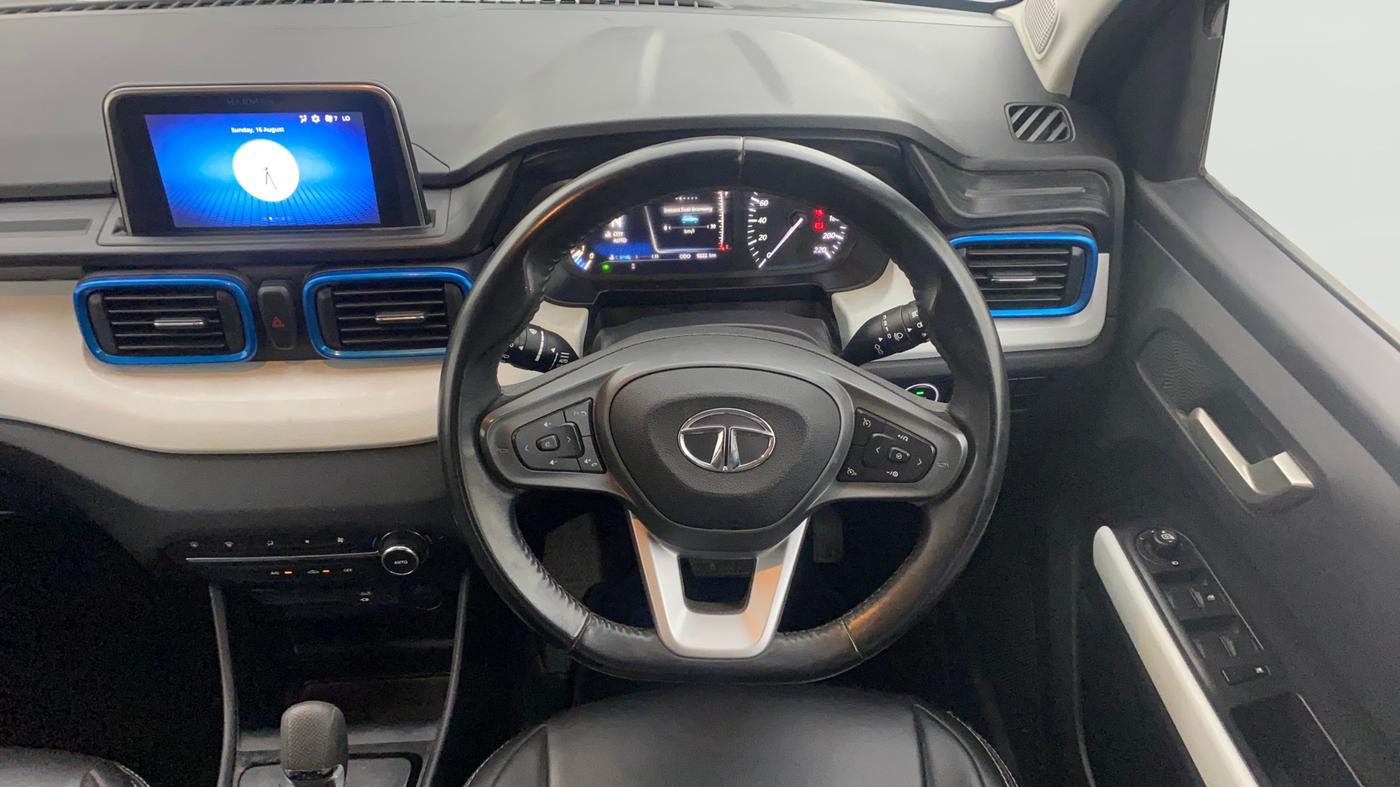 2023 Tata PUNCH CREATIVE  AMT, Petrol, Automatic, 9,189 km, Steering Wheel Close Up