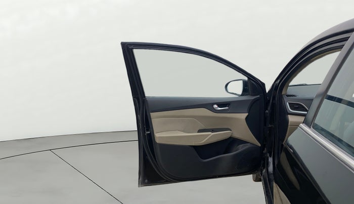 2018 Hyundai Verna 1.6 VTVT SX, Petrol, Manual, 75,371 km, LHS Front Door