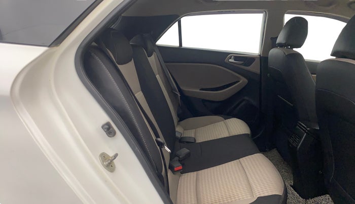 2019 Hyundai Elite i20 SPORTZ PLUS 1.2, Petrol, Manual, 96,928 km, Right Side Rear Door Cabin