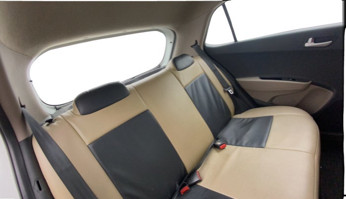 2016 Hyundai Grand i10 SPORTZ 1.2 KAPPA VTVT, Petrol, Manual, 55,544 km, Right Side Rear Door Cabin