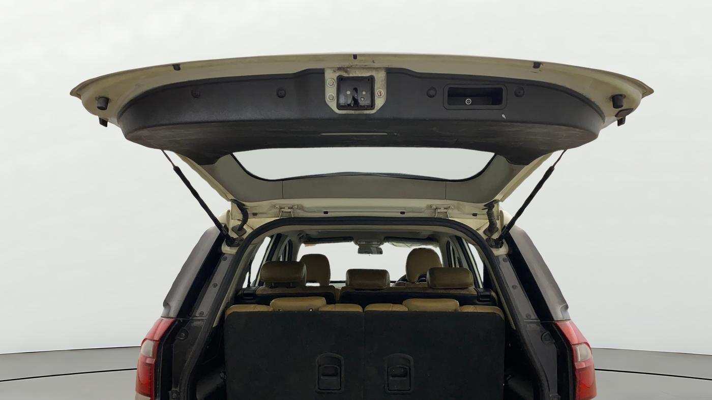 2019 Mahindra XUV500 W11 AT, Diesel, Automatic, 93,137 km, Boot Door Open