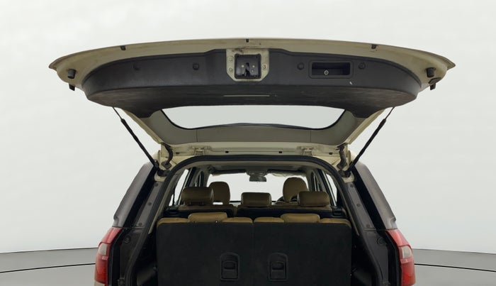 2019 Mahindra XUV500 W11 AT, Diesel, Automatic, 93,553 km, Boot Door Open