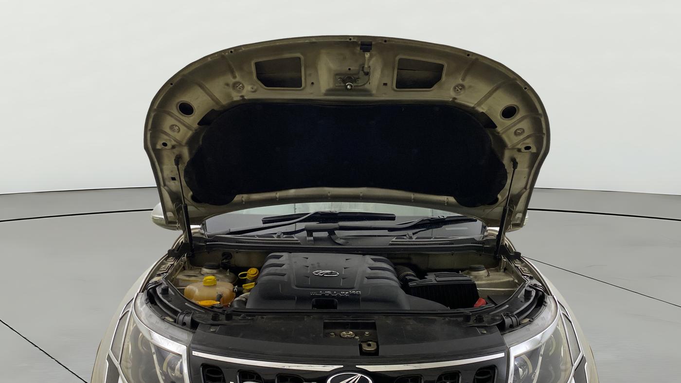 2017 Mahindra XUV500 W10, Diesel, Manual, 67,914 km, Open Bonet
