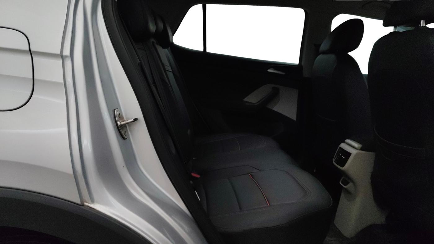 2023 Volkswagen TAIGUN HIGHLINE 1.0 TSI MT, Petrol, Manual, 25,337 km, Right Side Rear Door Cabin