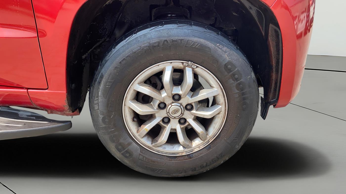 2017 Mahindra TUV300 T8, Diesel, Manual, 59,412 km, Right Front Wheel