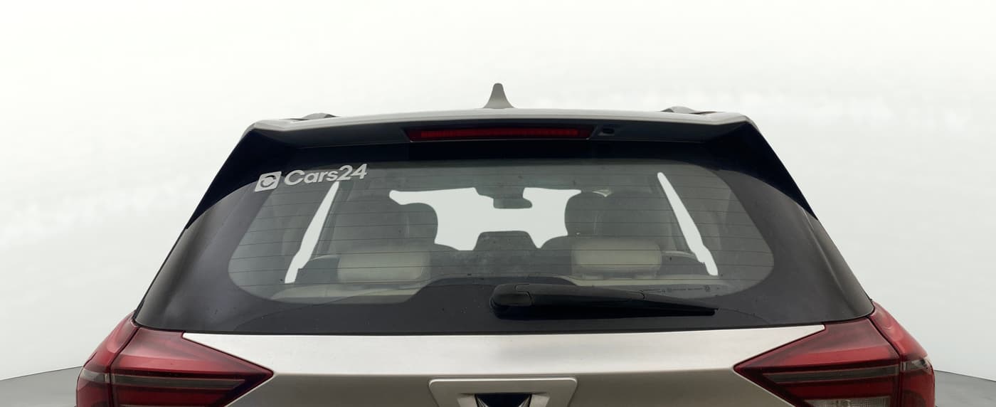 2021 Mahindra XUV700 AX 7 LUXURY P AT 7 STR, Petrol, Automatic, 1,33,099 km, Rear Windshield