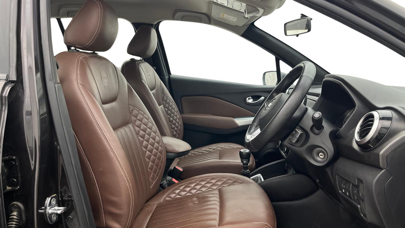 2022 Nissan Kicks XV TURBO 1.3, Petrol, Manual, 33,562 km, Right Side Front Door Cabin