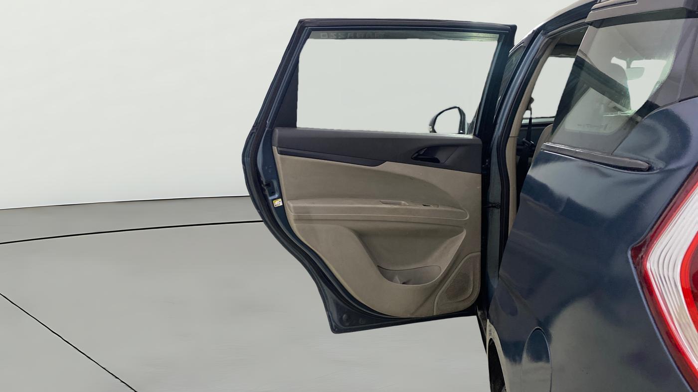 2019 Mahindra MARAZZO M2 7STR, Diesel, Manual, 1,41,255 km, LHS Rear Door
