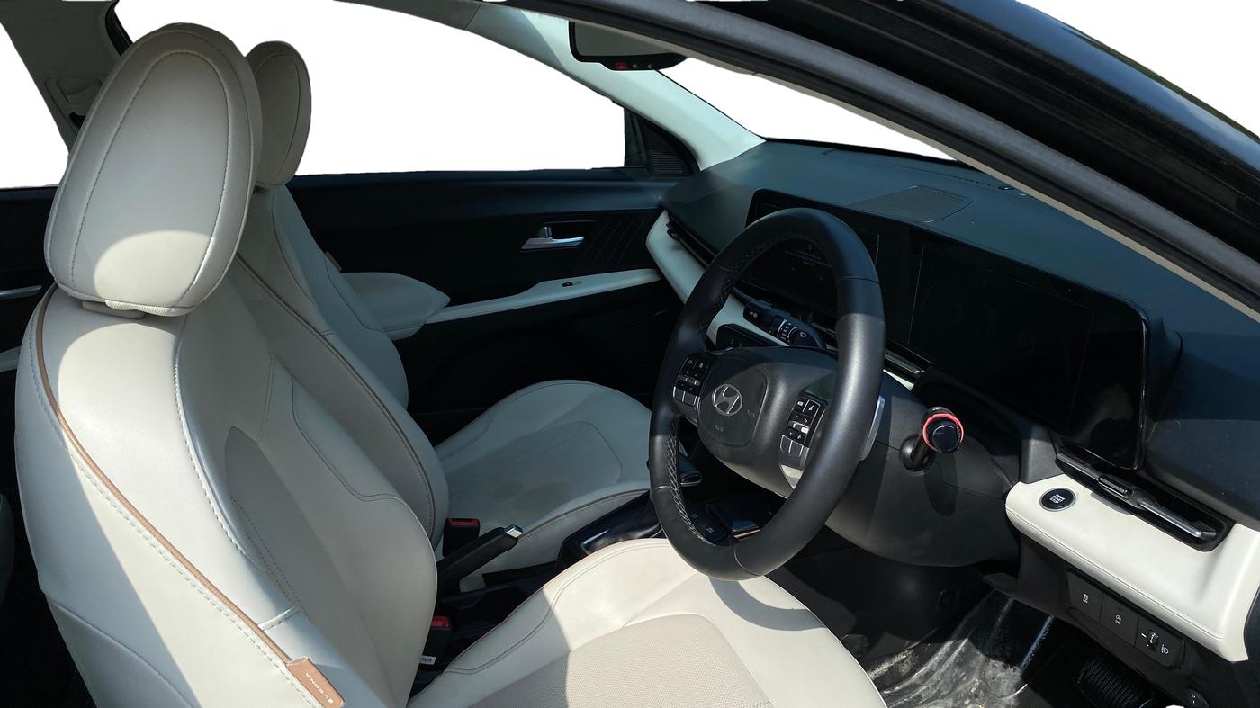 2023 Hyundai Verna SX(O) 1.5 MPI IVT , Petrol, Automatic, 64,606 km, Right Side Front Door Cabin