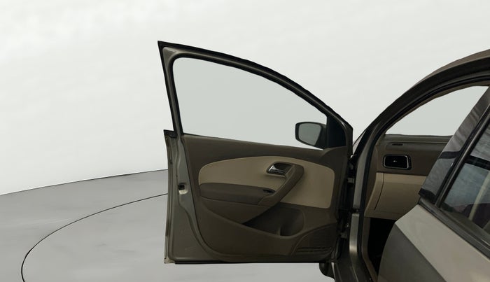 2014 Skoda Rapid AMBITION 1.6 MPI MT PLUS, Petrol, Manual, 61,039 km, LHS Front Door