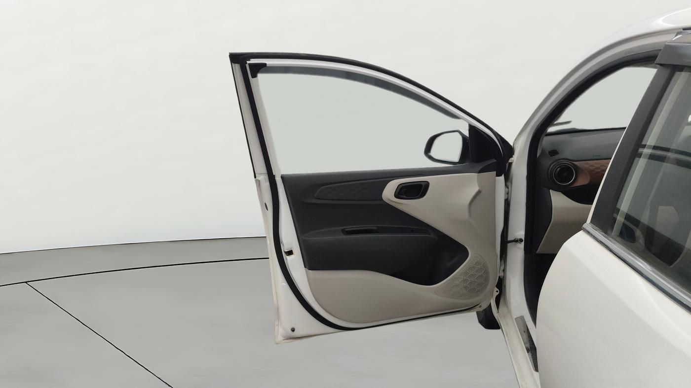 2022 Hyundai AURA S 1.2 CNG, CNG, Manual, 32,964 km, LHS Front Door