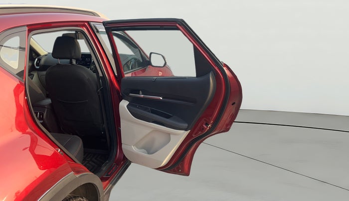 2021 KIA SONET HTX 1.0 IMT, Petrol, Manual, 1,12,203 km, RHS Rear Door