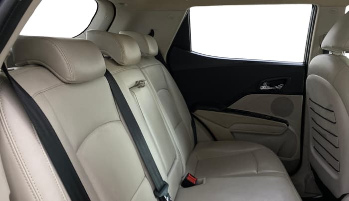 2019 Mahindra XUV300 W8 (O) 1.5 DIESEL AMT, Diesel, Automatic, 55,796 km, Right Side Rear Door Cabin