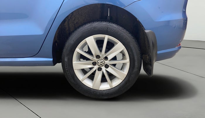 2016 Volkswagen Ameo HIGHLINE DSG 1.5 DIESEL , Diesel, Automatic, 1,01,403 km, Left Rear Wheel