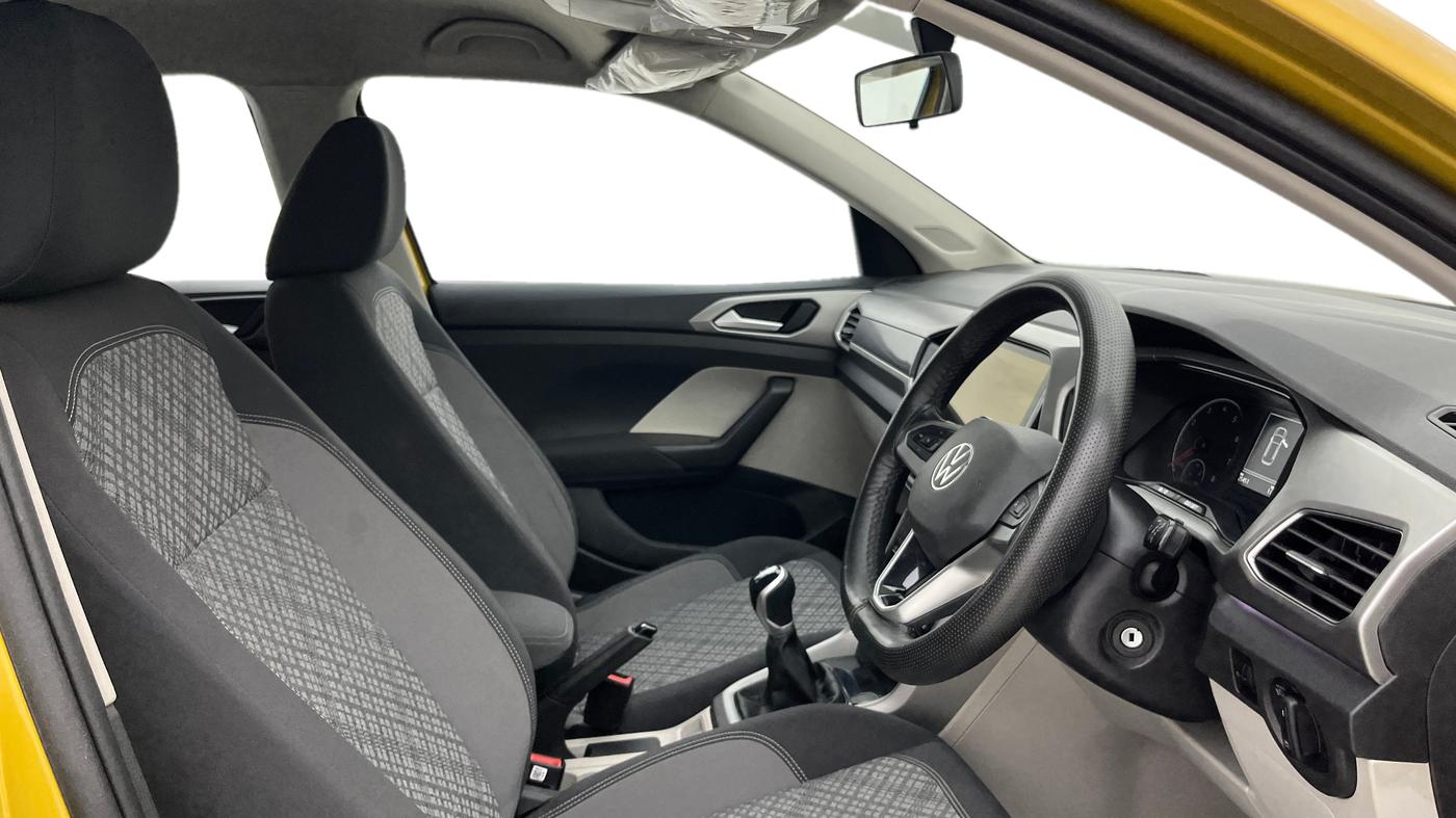 2022 Volkswagen TAIGUN HIGHLINE 1.0 TSI MT, Petrol, Manual, 25,450 km, Right Side Front Door Cabin