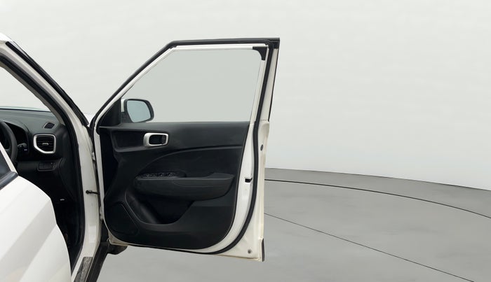 2021 Hyundai VENUE SX 1.0 TURBO, Petrol, Manual, 57,535 km, RHS Front Door