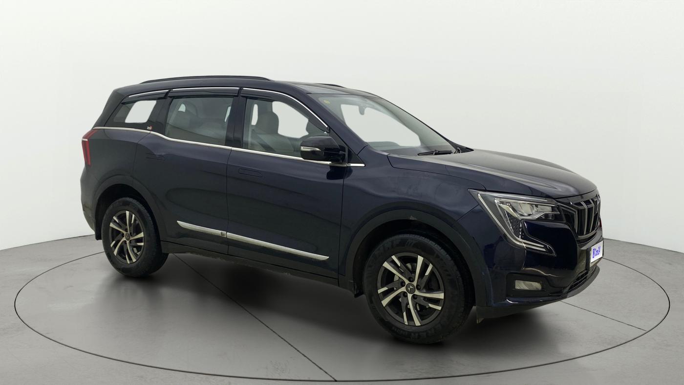 2023 Mahindra XUV700 AX 5 P AT 5 STR, Petrol, Automatic, 12,399 km, Right Front Diagonal
