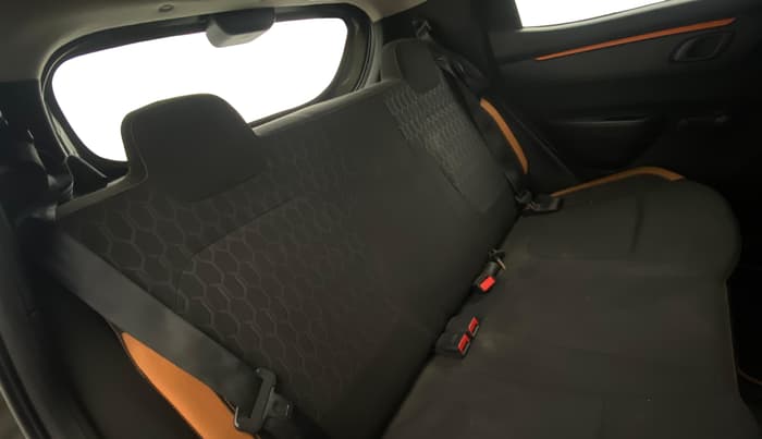 2017 Renault Kwid CLIMBER 1.0 AMT, Petrol, Automatic, 77,996 km, Right Side Rear Door Cabin