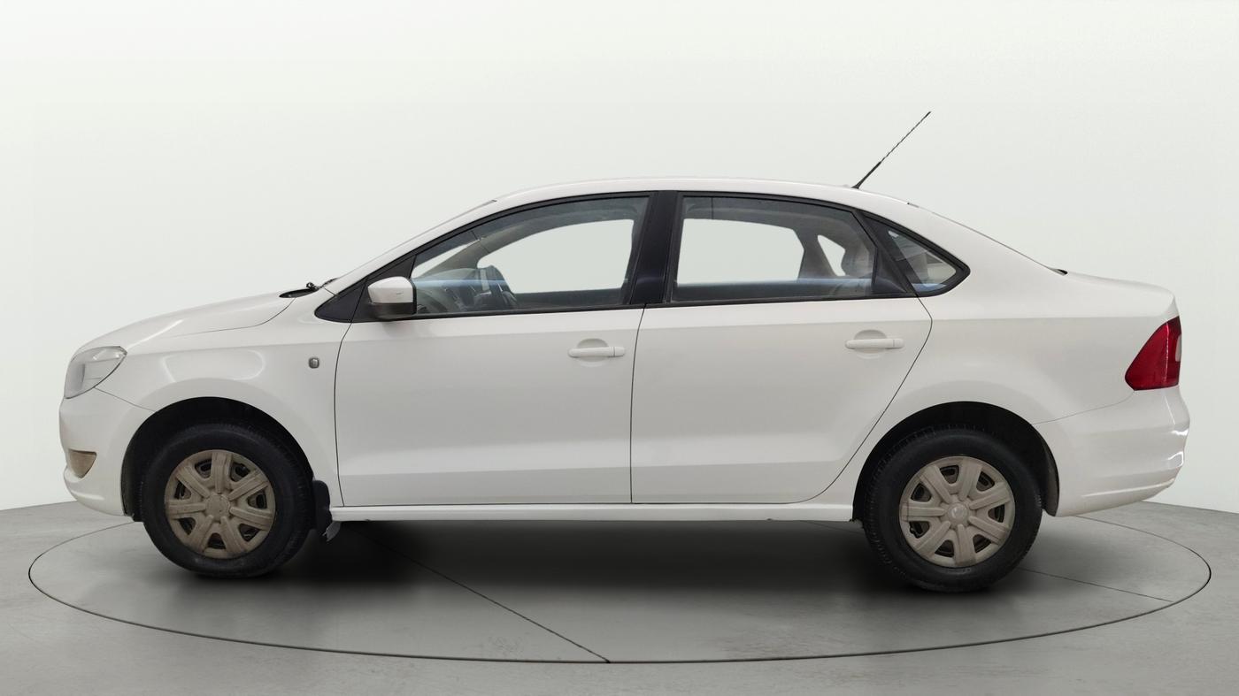 2013 Skoda Rapid AMBITION 1.6 MPI MT PLUS, Petrol, Manual, 59,727 km, Left Side
