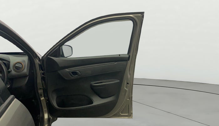 2017 Renault Kwid RXT 1.0 AMT (O), Petrol, Automatic, 31,419 km, RHS Front Door