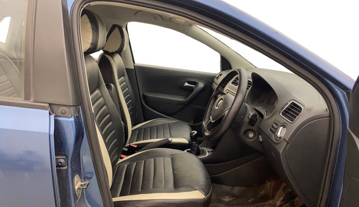 2018 Volkswagen Polo HIGHLINE PLUS 1.0 16 ALLOY, CNG, Manual, 50,081 km, Right Side Front Door Cabin