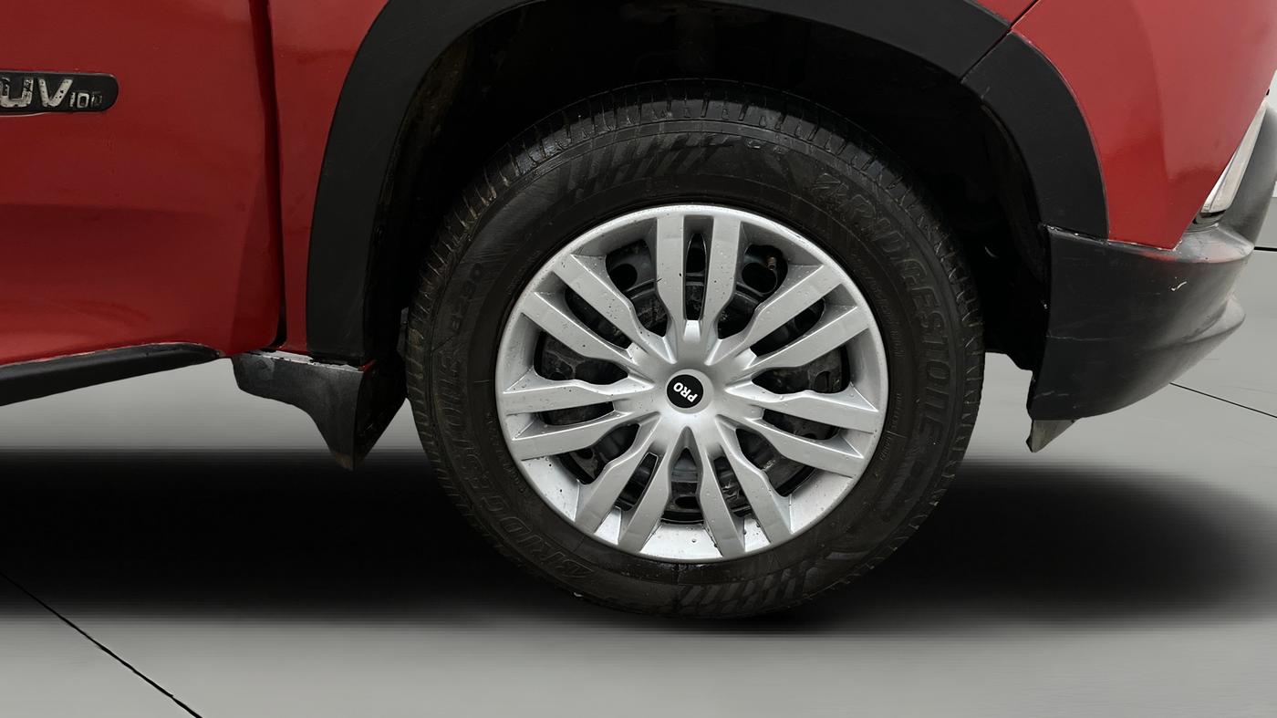 2016 Mahindra Kuv100 K6 6 STR, Petrol, Manual, 58,190 km, Right Front Wheel