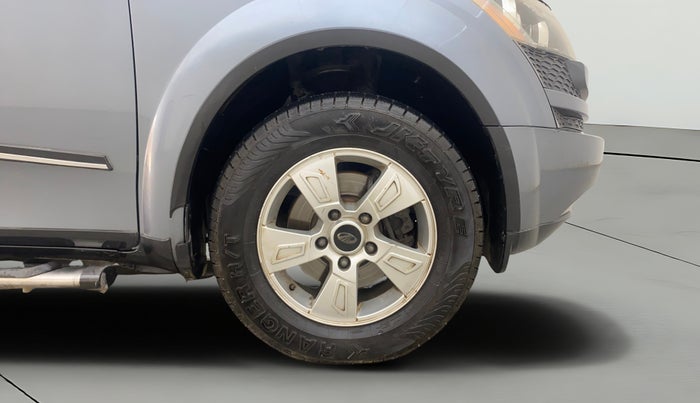 2014 Mahindra XUV500 W8, Diesel, Manual, 77,260 km, Right Front Wheel