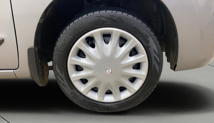 2016 Maruti Wagon R 1.0 VXI  ABS-AIRBAG, Petrol, Manual, 1,18,012 km, Right Front Wheel