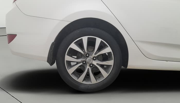 2016 Hyundai Verna FLUIDIC 1.6 VTVT S O AT, Petrol, Automatic, 61,032 km, Right Rear Wheel