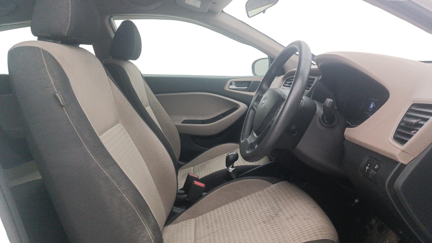2020 Hyundai Elite i20 ASTA 1.2 (O), Petrol, Manual, 49,187 km, Right Side Front Door Cabin