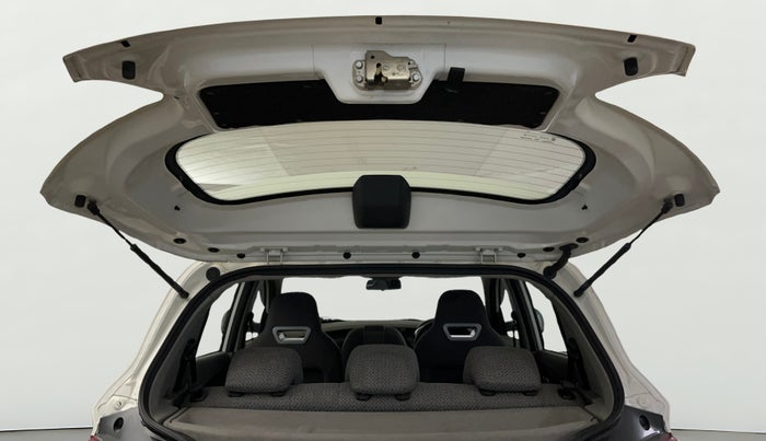 2017 Mahindra Kuv100 K6 6 STR, Petrol, Manual, 42,259 km, Boot Door Open