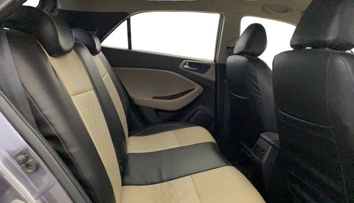 2017 Hyundai Elite i20 ASTA 1.2 (O), Petrol, Manual, 70,081 km, Right Side Rear Door Cabin