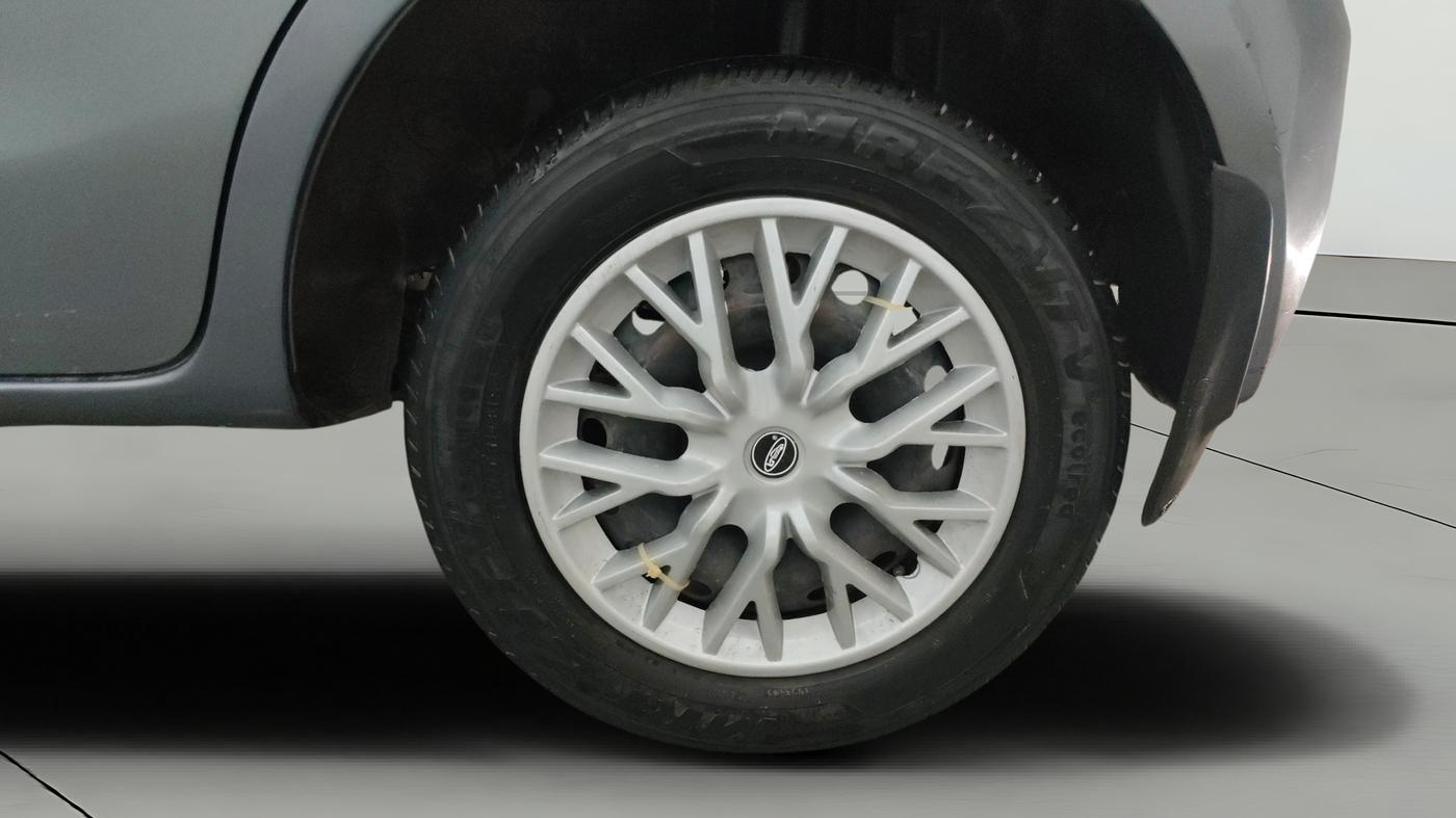 2013 Toyota Etios Liva G, Petrol, Manual, 65,995 km, Left Rear Wheel