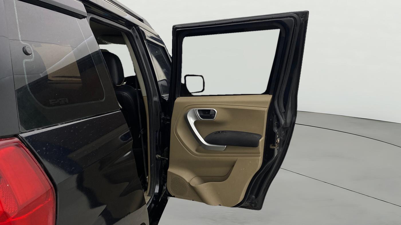 2017 Mahindra TUV300 T10, Diesel, Manual, 68,582 km, RHS Rear Door