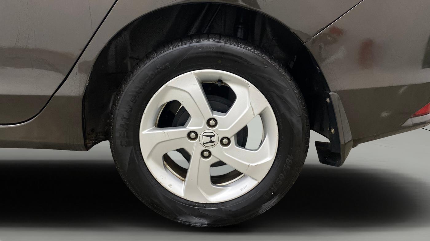 2014 Honda City 1.5L I-DTEC V, Diesel, Manual, 1,02,804 km, Left Rear Wheel
