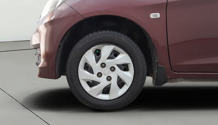 2015 Honda Amaze 1.5L I-DTEC S, Diesel, Manual, 1,31,638 km, Left Front Wheel