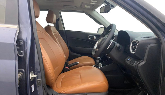 2020 Hyundai VENUE SX PLUS 1.0 TURBO DCT, Petrol, Automatic, 66,560 km, Right Side Front Door Cabin