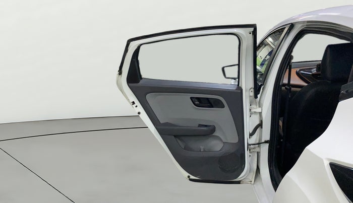 2021 Tata ALTROZ XM DIESEL, Diesel, Manual, 31,485 km, LHS Rear Door