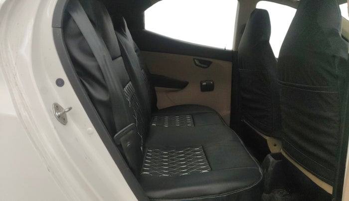 2017 Hyundai Eon SPORTZ, Petrol, Manual, 50,718 km, Right Side Rear Door Cabin