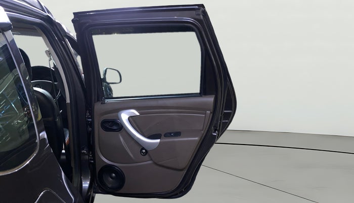 2017 Renault Duster RXE PETROL, Petrol, Manual, 27,433 km, RHS Rear Door