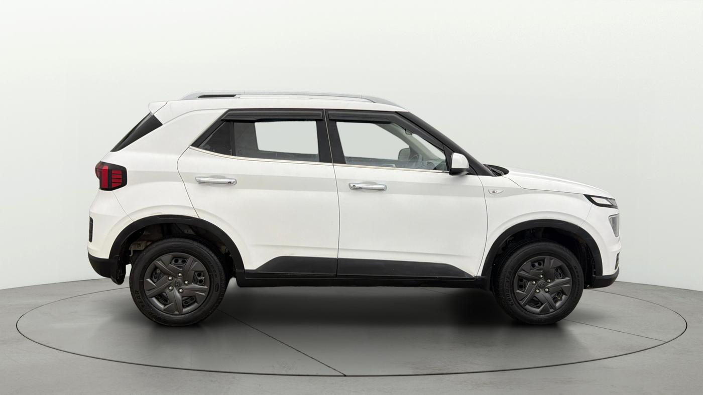2024 Hyundai VENUE S (O) Plus 1.2 Petrol , Petrol, Manual, 38,084 km, Right Side View