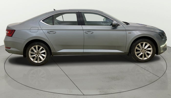 2017 Skoda Superb L&K 1.8 TSI AT, Petrol, Automatic, 42,342 km, Right Side View