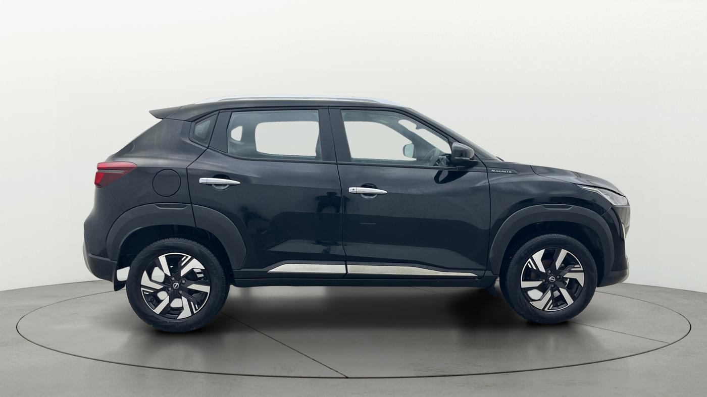 2024 Nissan MAGNITE N-Connecta B4D 1.0 Petrol MT, Petrol, Manual, 15,786 km, Right Side View