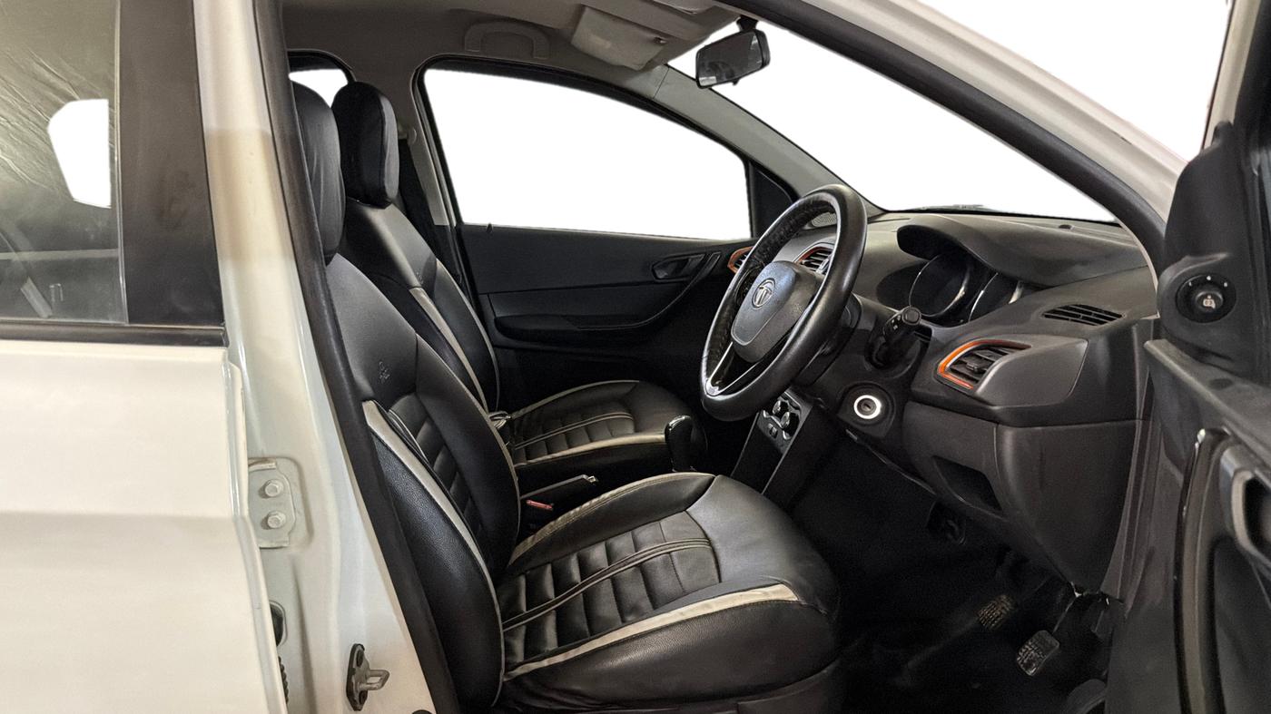 2018 Tata TIAGO NRG PETROL, Petrol, Manual, 68,575 km, Right Side Front Door Cabin