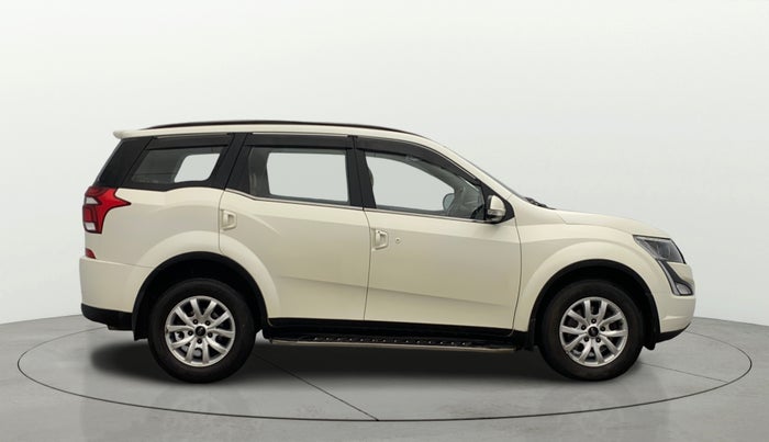 2020 Mahindra XUV500 W9, Diesel, Manual, 40,716 km, Right Side View