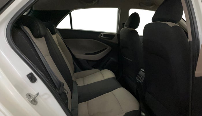 2015 Hyundai Elite i20 ASTA 1.2 (O), Petrol, Manual, 76,959 km, Right Side Rear Door Cabin