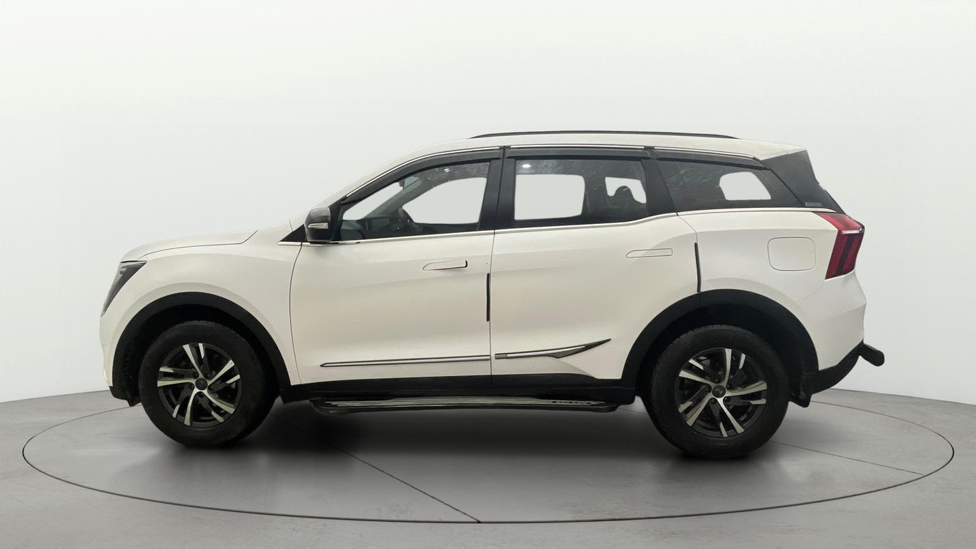 2023 Mahindra XUV700 AX 5 P AT 5 STR, Petrol, Automatic, 11,182 km, Left Side