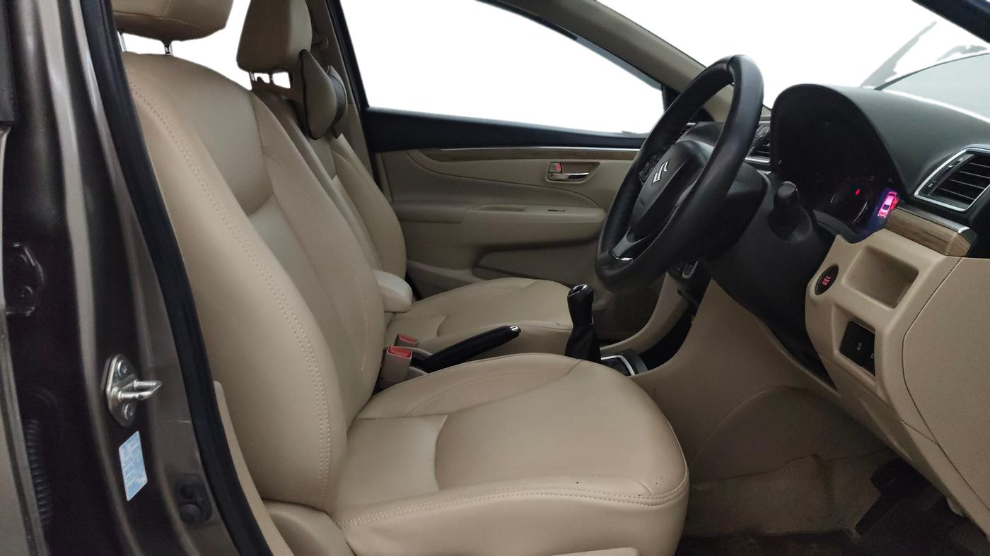 2019 Maruti Ciaz ALPHA 1.5 SHVS PETROL, Petrol, Manual, 53,286 km, Right Side Front Door Cabin