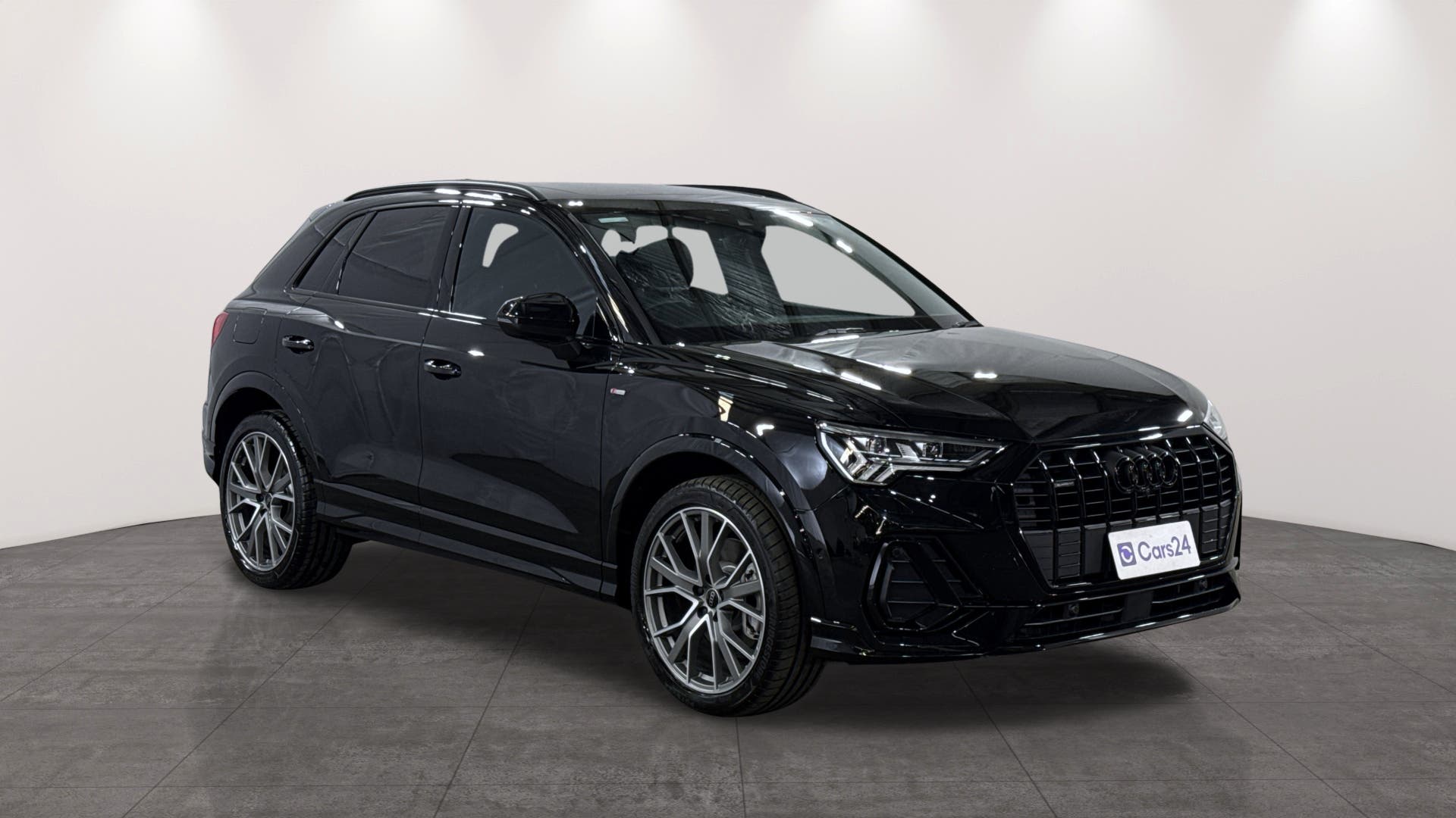 Audi Q3 image