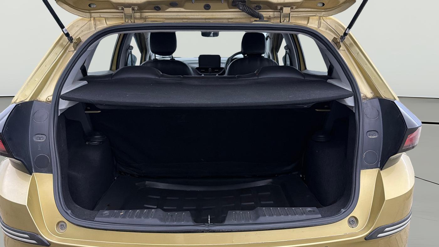 2020 Tata ALTROZ XE PETROL, Petrol, Manual, 25,402 km, Boot Open Zoomed View